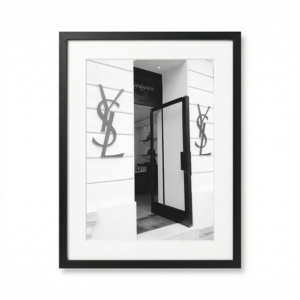 Entree boutique luxe parisienne